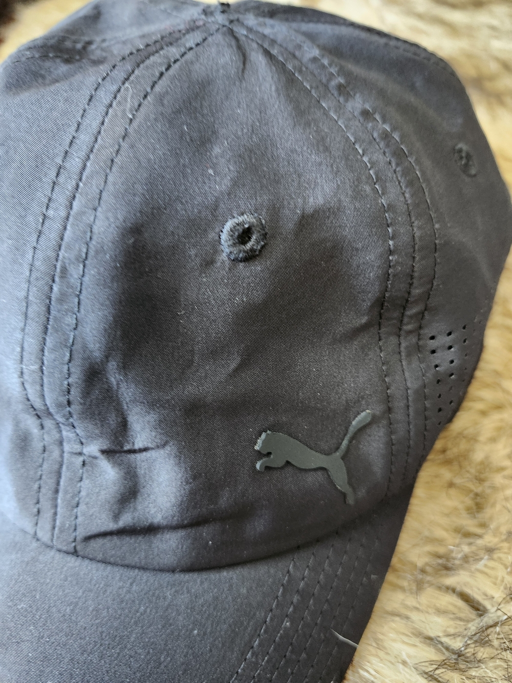 Puma Unisex Black Athletic Baseball Cap with Subtle Logo - Picture 2 of 3